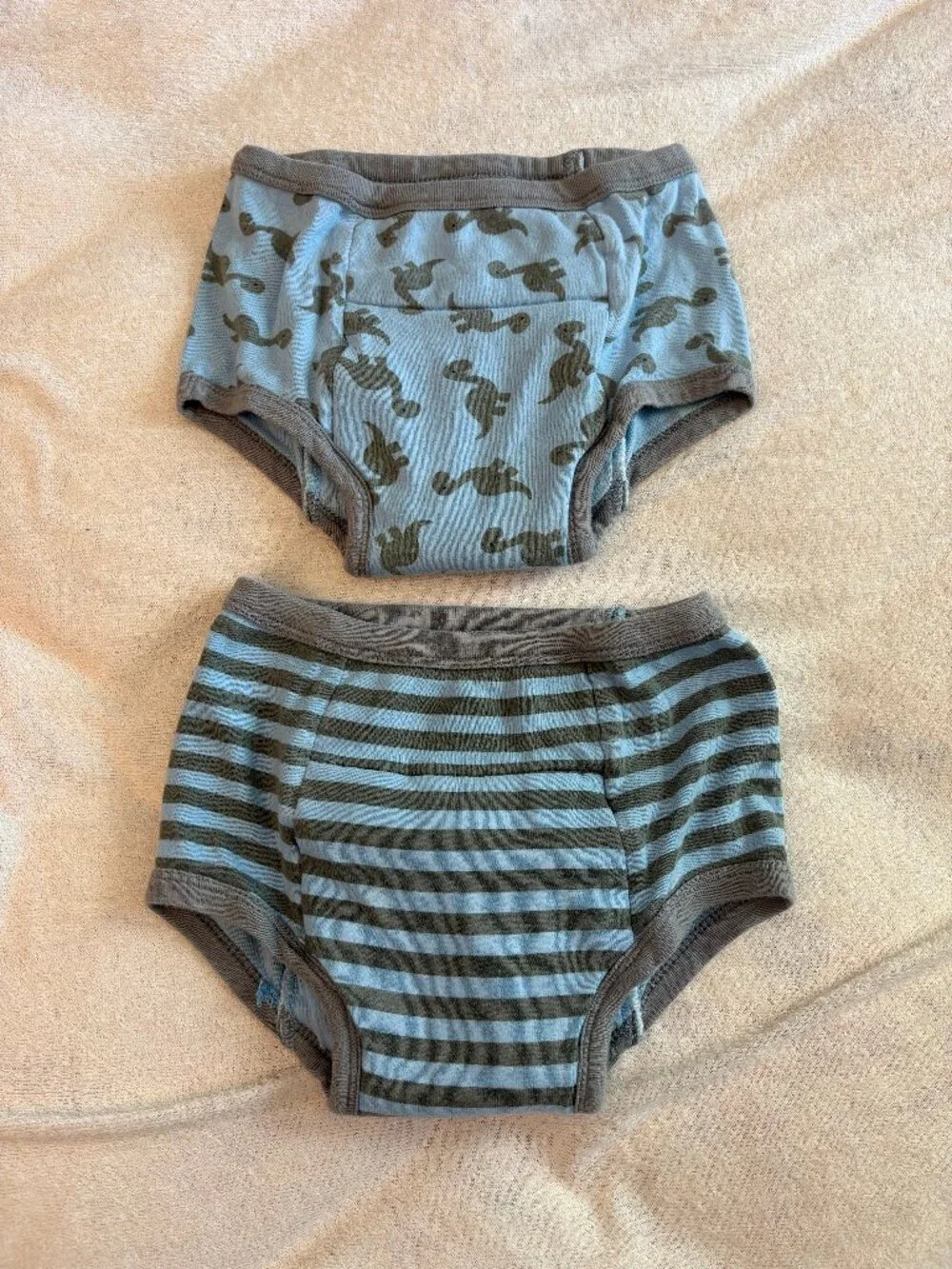 i play. Boys' Green Sprouts by Training Underwear, 2 Pack, Gray Dino (2pk), 4T